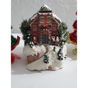 Christmas Village Figurine Porcelain-Lights Up ~Vintage~